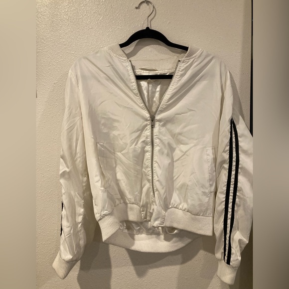 White-black striped bomber jacket - Picture 1 of 4